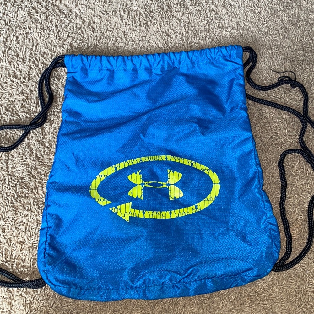 Under armour draw string